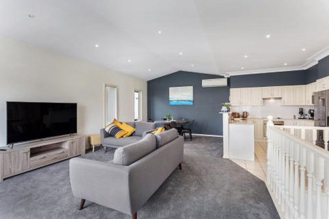 Resthaven In The Heart Of Shoal Bay - New South Wales Tourism  2