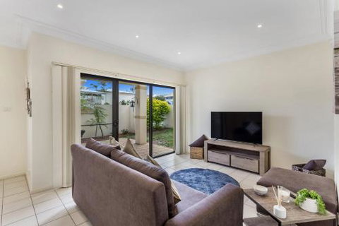 Resthaven In The Heart Of Shoal Bay - New South Wales Tourism  0
