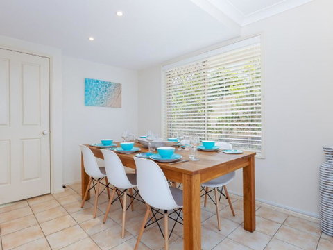 Bay Haven 4 / 3 Thurlow Avenue Pet Friendly Close To Town & Air Con - New South Wales Tourism  3