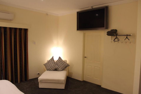 Gundaroo Manor Bed & Breakfast - New South Wales Tourism  5