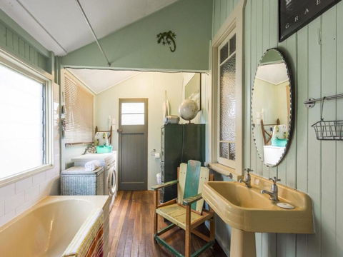 Little Beach House - New South Wales Tourism  6