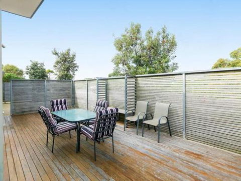 ONE LEVEL At BROADBEACH RESORT - New South Wales Tourism  1