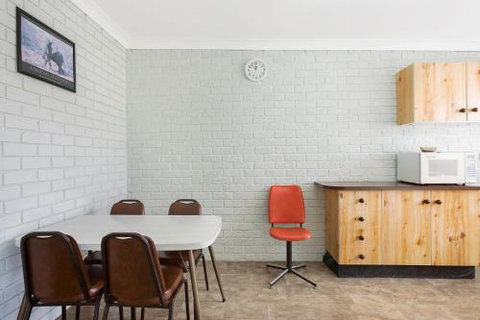 Apollo Unit 31 - New South Wales Tourism  2