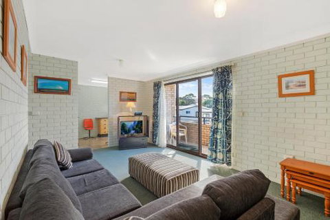 Apollo Unit 31 - New South Wales Tourism  0