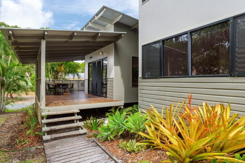 12 Naiad Court Pool Sleeps 8 Close To Beach - New South Wales Tourism  6