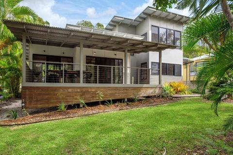 12 Naiad Court Pool Sleeps 8 Close To Beach - New South Wales Tourism  2