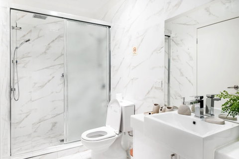 Woody Lifestyle One Bedroom Apartment - New South Wales Tourism  5