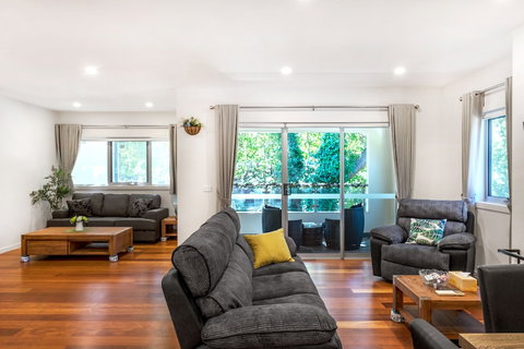 Woody Lifestyle One Bedroom Apartment - New South Wales Tourism  1