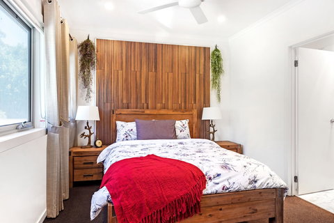 Woody Lifestyle One Bedroom Apartment - New South Wales Tourism  6