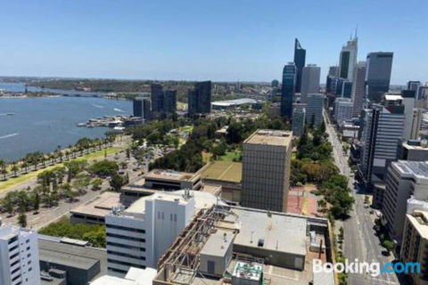 SKY GARDENS SUNSET RIVER VIEW NETFLIX WINE PARKING - New South Wales Tourism  4