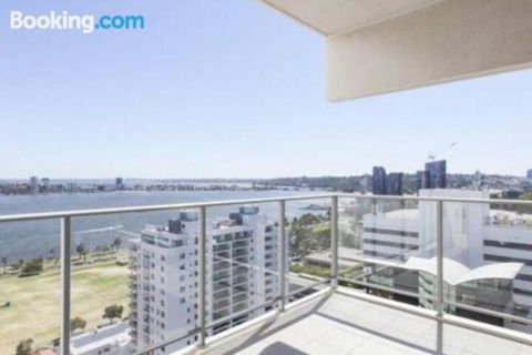 SKY GARDENS SUNSET RIVER VIEW NETFLIX WINE PARKING - New South Wales Tourism  1