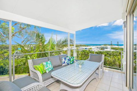 Unit 6 Rainbow Sea Rainbow Beach Amazing Ocean Views Aircon Wi Fi Pool Walk To Beach - New South Wales Tourism  3