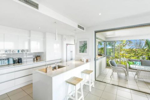 Unit 6 Rainbow Sea Rainbow Beach Amazing Ocean Views Aircon Wi Fi Pool Walk To Beach - New South Wales Tourism  2