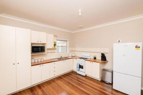 Kinross On Cox Sweet Neat & Simple + Wifi - New South Wales Tourism  1
