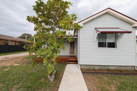Kinross On Cox Sweet Neat & Simple + Wifi - New South Wales Tourism  3