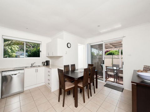 The Fingie At Fingal Bay - New South Wales Tourism  1