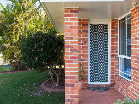 The Fingie At Fingal Bay - New South Wales Tourism  3