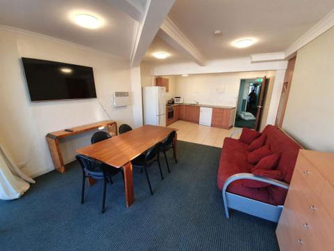 20 Lakeview Plaza - New South Wales Tourism  1