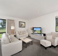 Flagship Villa 111 Horizons Golf Club - New South Wales Tourism 