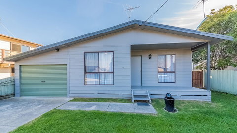Family Home On 14 Lansell In Cowes - New South Wales Tourism  0