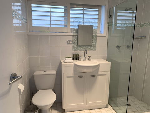 Bondi 2 Bedroom Bondi & Tamarama Views - New South Wales Tourism  1