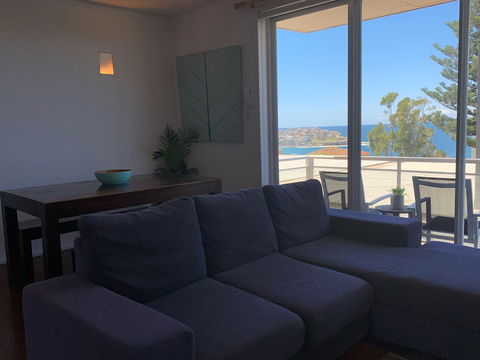 Bondi 2 Bedroom Bondi & Tamarama Views - New South Wales Tourism  0