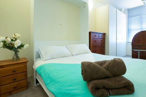 NOAH A Shoppers Delight QV Emporium & Melbourne Central Only Steps Away - New South Wales Tourism  3