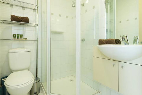 NOAH A Shoppers Delight QV Emporium & Melbourne Central Only Steps Away - New South Wales Tourism  7