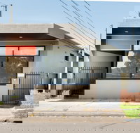 Studio 64 Oyster Bay Modern 3 Bedroom - New South Wales Tourism 