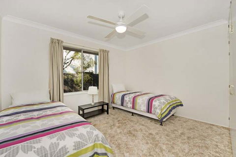 Large Family Waterfront Home With Room For A Boat Welsby Pde Bongaree - New South Wales Tourism  7