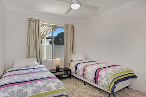 Large Family Waterfront Home With Room For A Boat Welsby Pde Bongaree - New South Wales Tourism  6