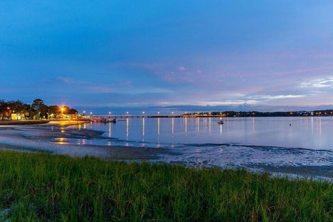 Large Family Waterfront Home With Room For A Boat Welsby Pde Bongaree - New South Wales Tourism  3