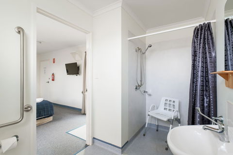 Tin Can Bay's Sleepy Lagoon Motel - New South Wales Tourism  2