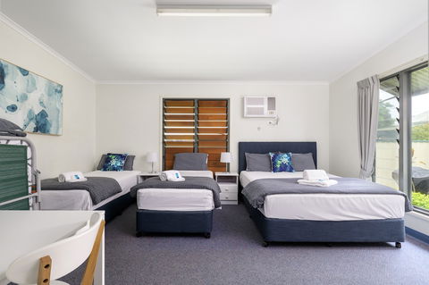 Tin Can Bay's Sleepy Lagoon Motel - New South Wales Tourism  3