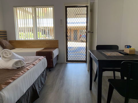 Baths Motel - New South Wales Tourism  6