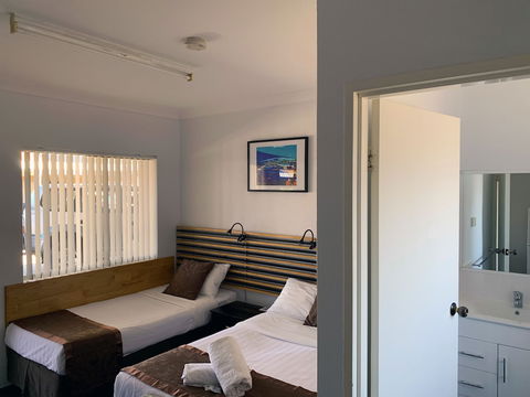 Baths Motel - New South Wales Tourism  4