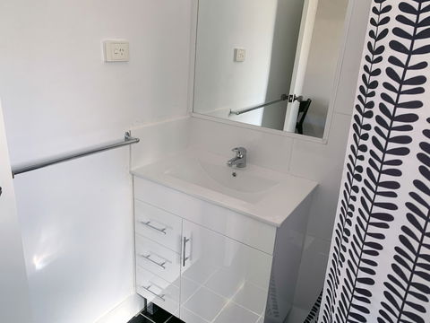 Baths Motel - New South Wales Tourism  2