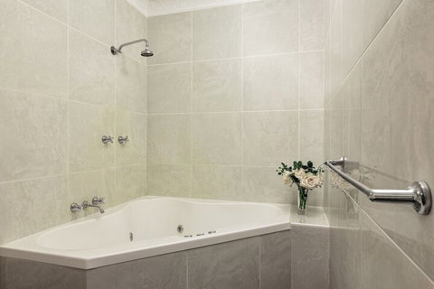 Mt Tamborine Stonehaven Guest House - New South Wales Tourism  4