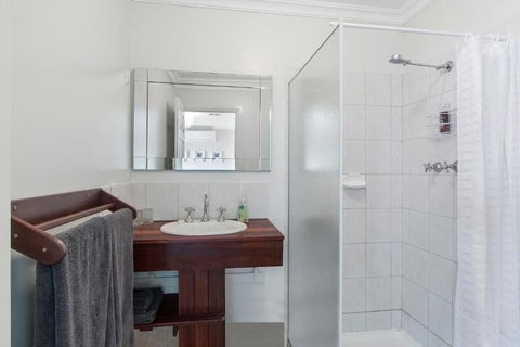 Shambhala Guesthouse - New South Wales Tourism  2