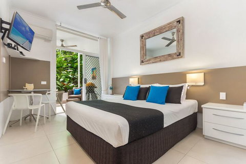 By The Sea Port Douglas - New South Wales Tourism  3