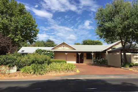 The Noble Grape Guesthouse - New South Wales Tourism  0