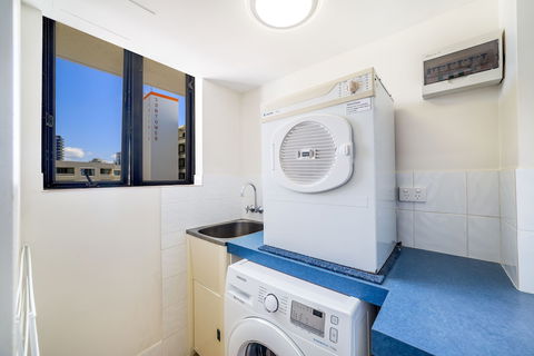 Olympus Apartments - New South Wales Tourism  6
