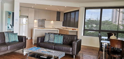 Surfers Hawaiian Holiday Apartments - New South Wales Tourism  4