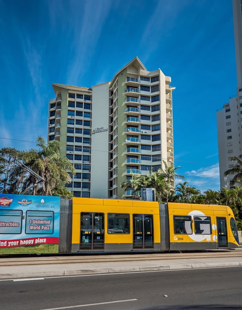 Surfers Hawaiian Holiday Apartments - New South Wales Tourism  0