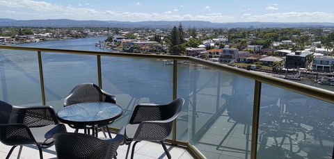 Surfers Hawaiian Holiday Apartments - New South Wales Tourism  6