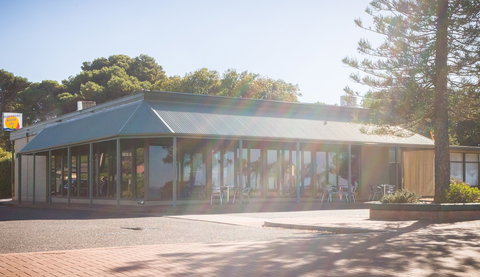 Foreshore Motor Inn - New South Wales Tourism  3