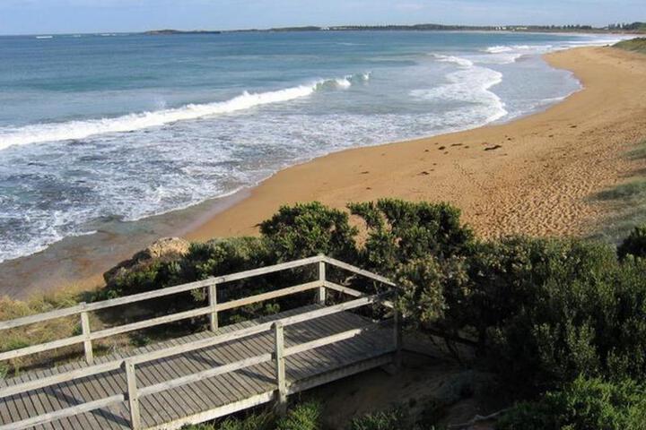 Warrnambool VIC New South Wales Tourism 