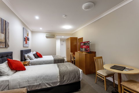 Eastgate On The Range Motel - New South Wales Tourism  5