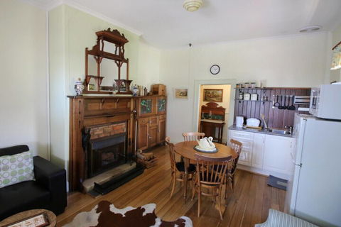 Christopher Halls Colonial Accommodation - New South Wales Tourism  3