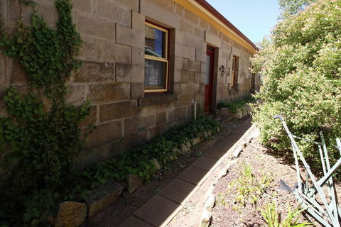 Christopher Halls Colonial Accommodation - New South Wales Tourism  0